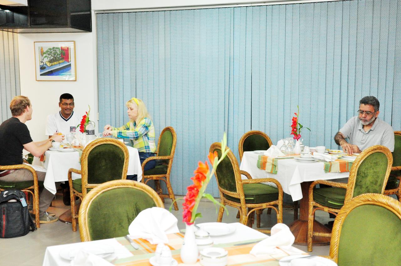 Asia Pacific Hotel Dhaka Esterno foto