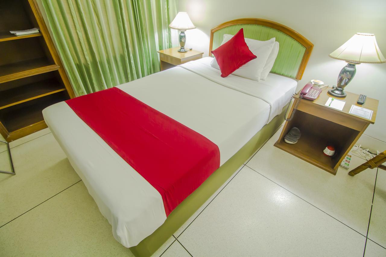 Asia Pacific Hotel Dhaka Esterno foto